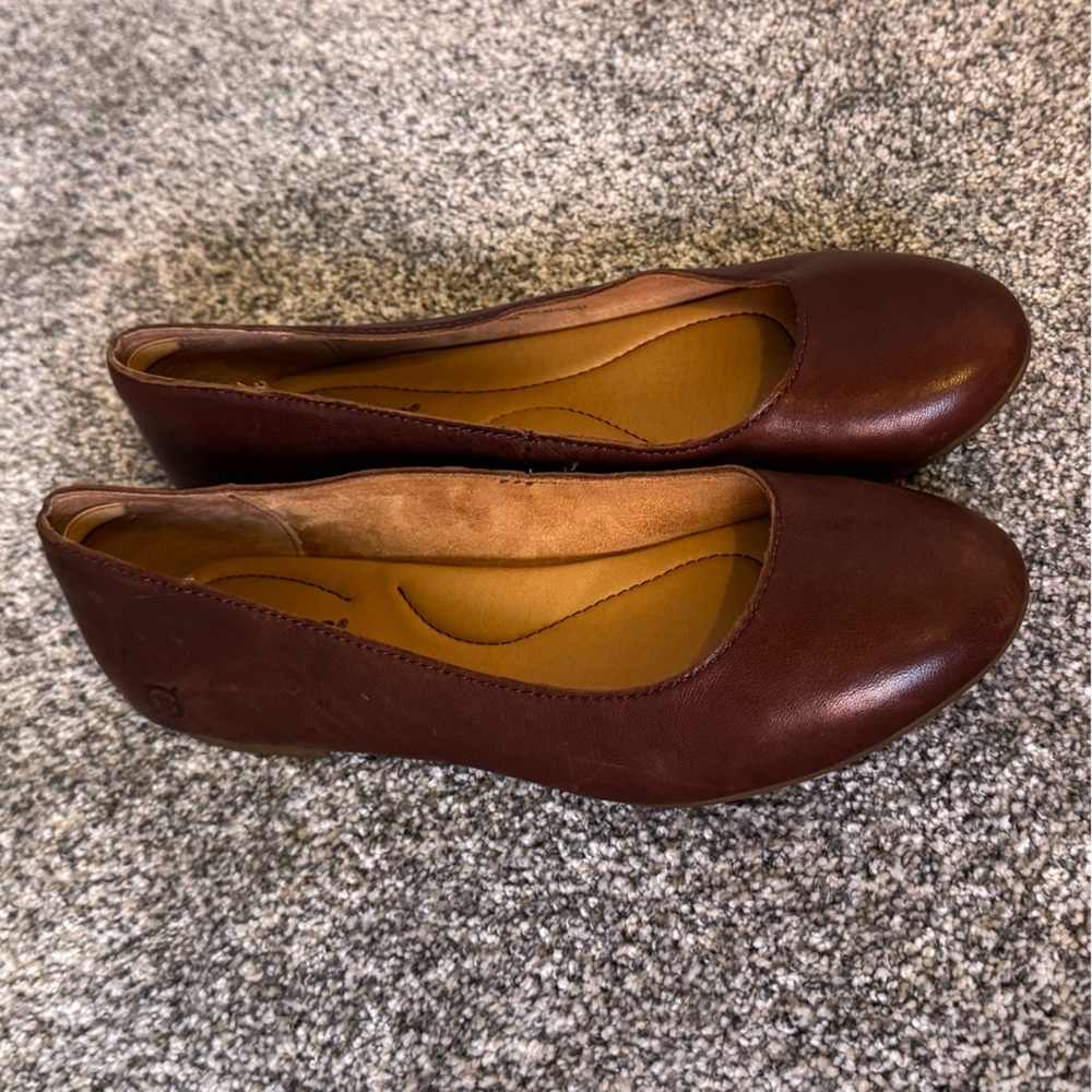 EUC Born Dark Brown Leather Flats Sz 7.5 - Picture 2 of 7